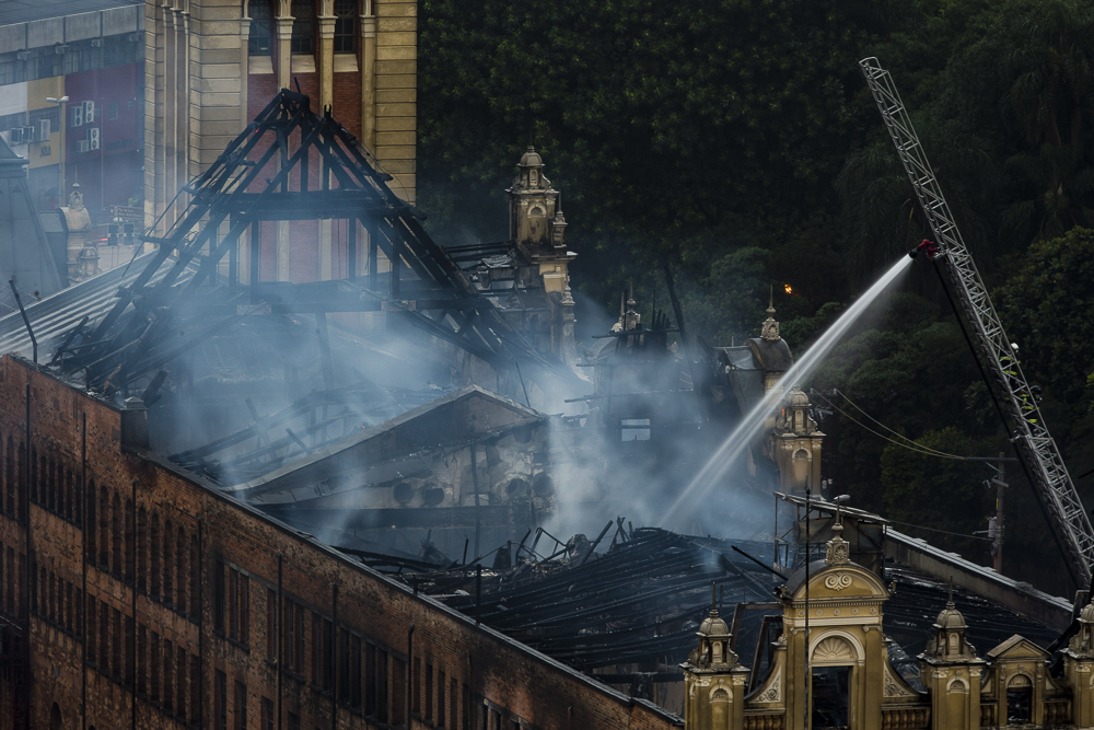 Fogo destruiu boa parte do museu em 2015.