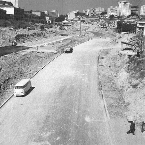 Obras de construção da Av. Vinte e Três de Maio. Década de 60.