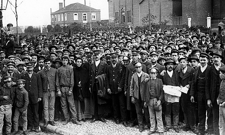 Trabalhadores das indústrias pararam São Paulo em 1917.