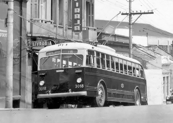 Trólebus da lina 408A-10.