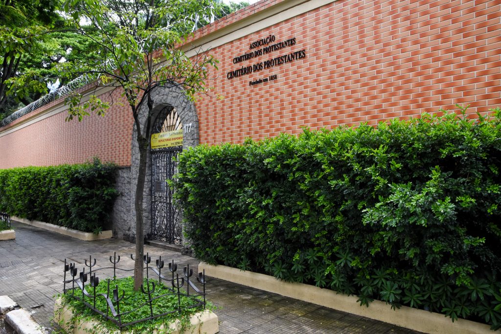 Cemitério dos Protestantes. Um dos primeiros cemitérios particulares de São Paulo, do Séc. XIX.