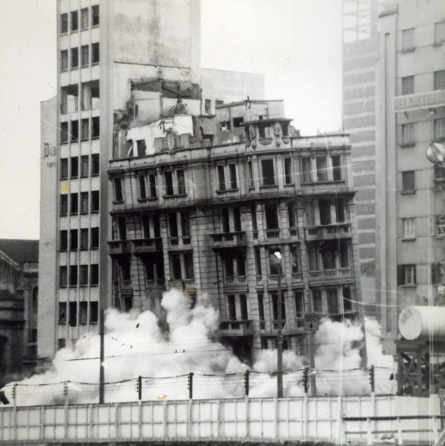Implosão do Palacete Tina.