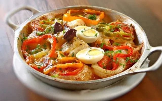 Bacalhoada chega ao Brasil com os portugueses, em 1.500.