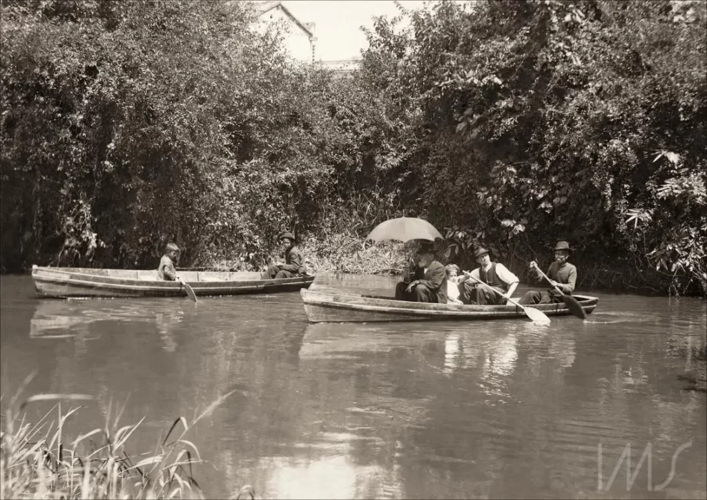 O Tamanduateí era rota de embarcações de suprimentos e também área de lazer da população paulistana.