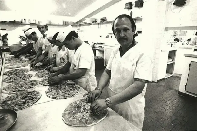 Sérgio Crocci introduiu o conceito de rodízio de pizzas.