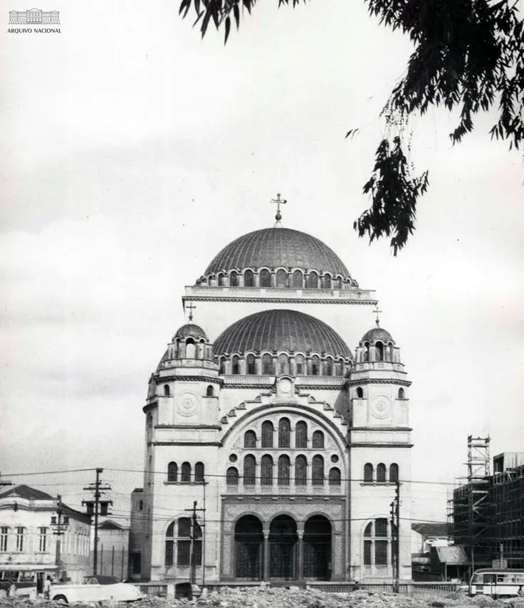 Catedral Metropolitana Ortodoxa, recém-construída.