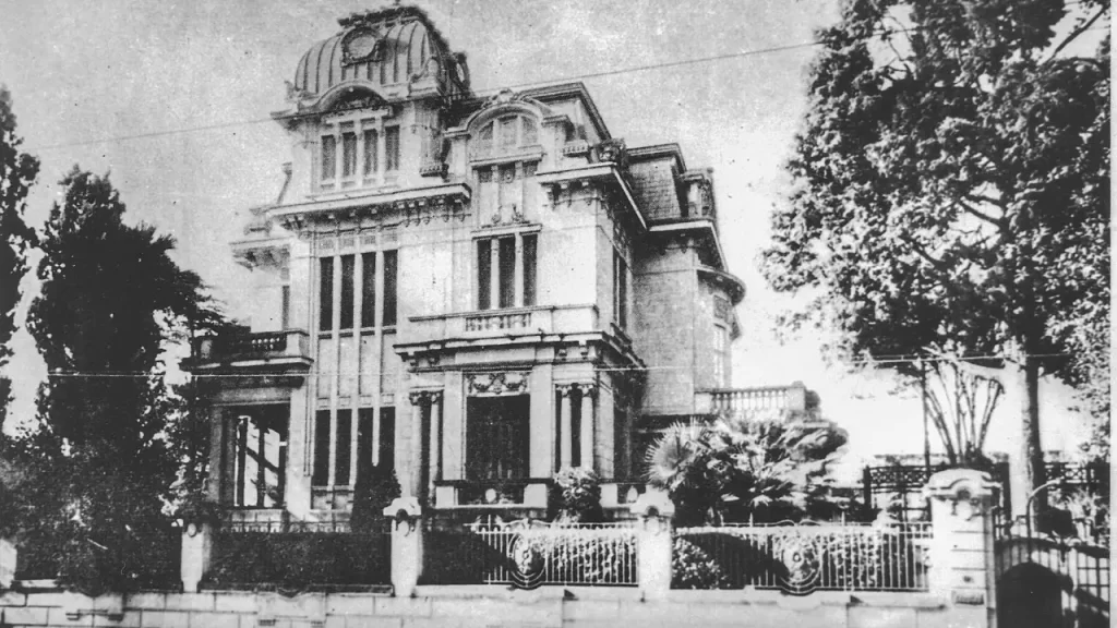 Antiga sede da Faculdade de Filosofia Letras e Ciências e Letras da USP onde começou o ensino de história no Brasil.