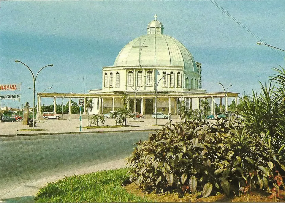 Igreja de São João Batista, em Rudge Ramos (1928). A comitiva passou pelo local antes de chegar à São Paulo.