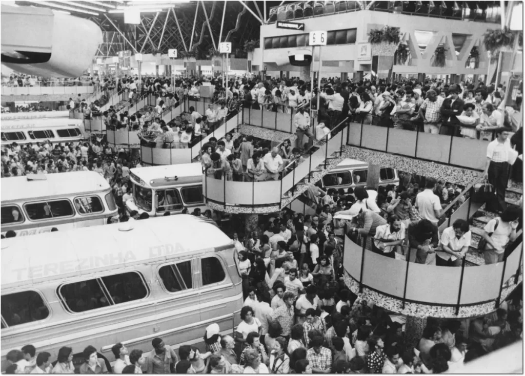 Rodoviária da Luz, na década de 1970.