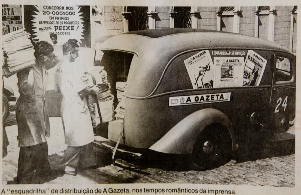 Carro de distribuição do jornal A Gazeta.