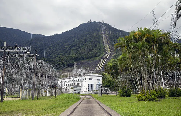 Vista atual da Usina Henry Borden, aos 100 anos de existência.